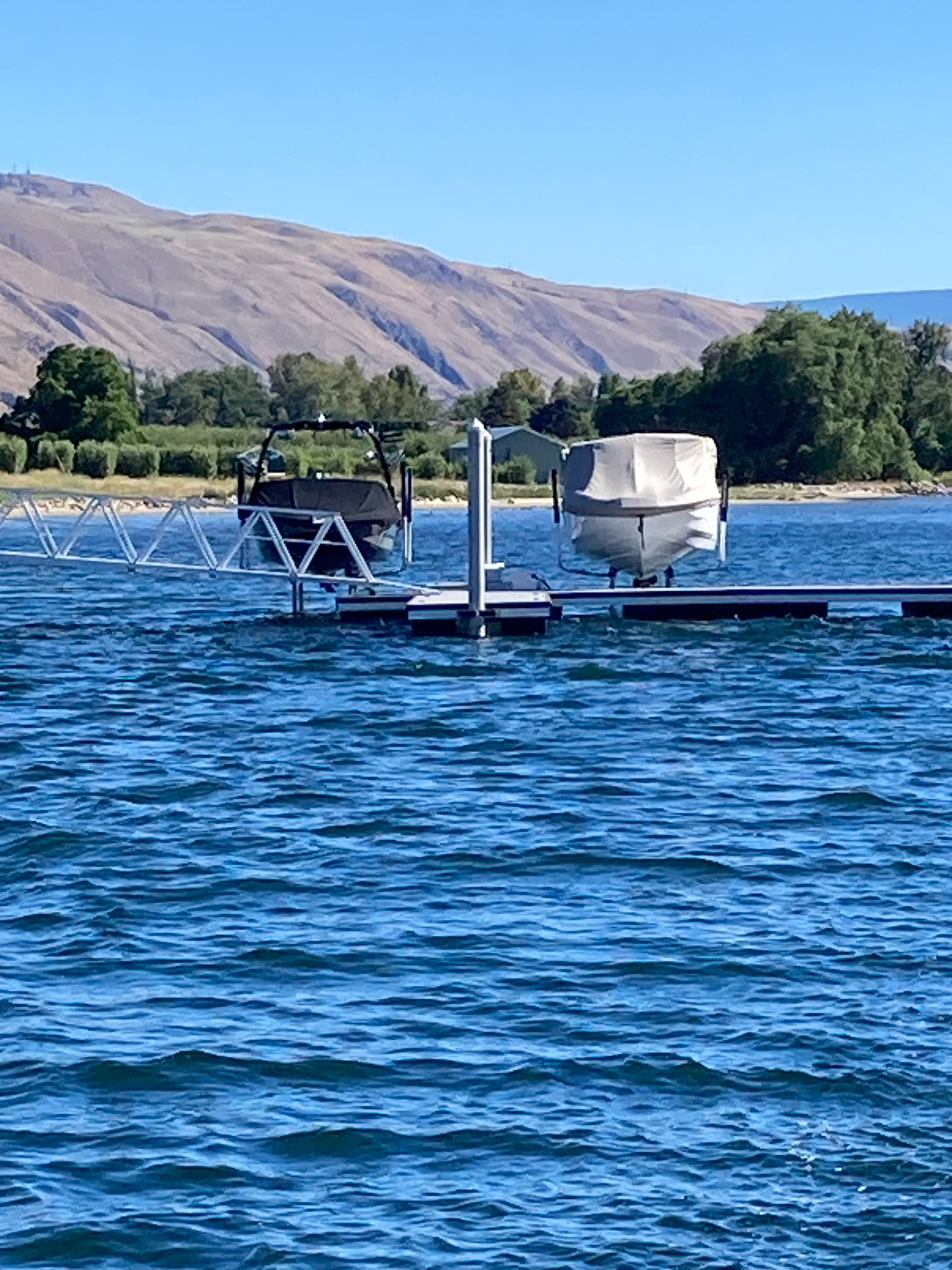 Boat lift installation project photo 7